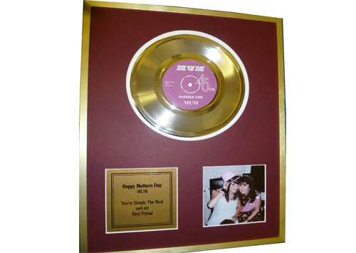 пластинка с семейной фотографией 